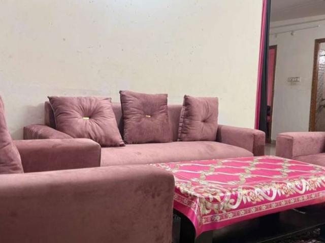 Rental | 3 BHK 1350 Sq.Ft. Apartment in Nishatganj Talkatora