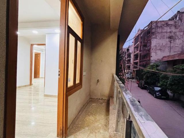 Rental | 3 BHK + 1350 Sq.Ft. Apartment in Saket