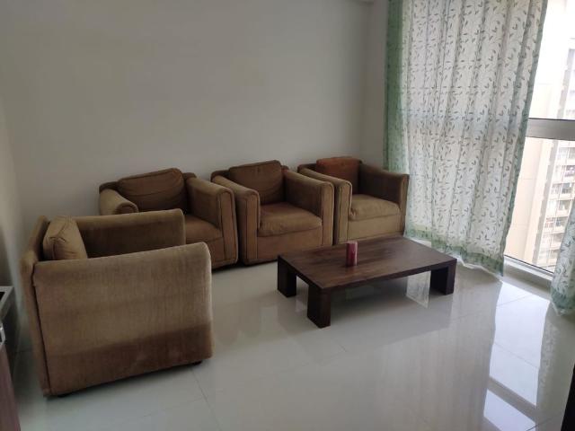 Rental | 3 BHK + 1350 Sq.Ft. Apartment in Runwal Elegante