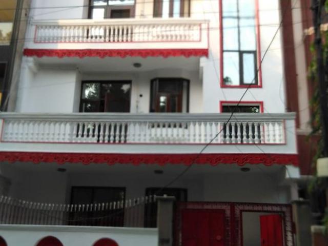 Rental | 3 BHK 1350 Sq.Ft. Independent House in RWA Apartments Sector 47
