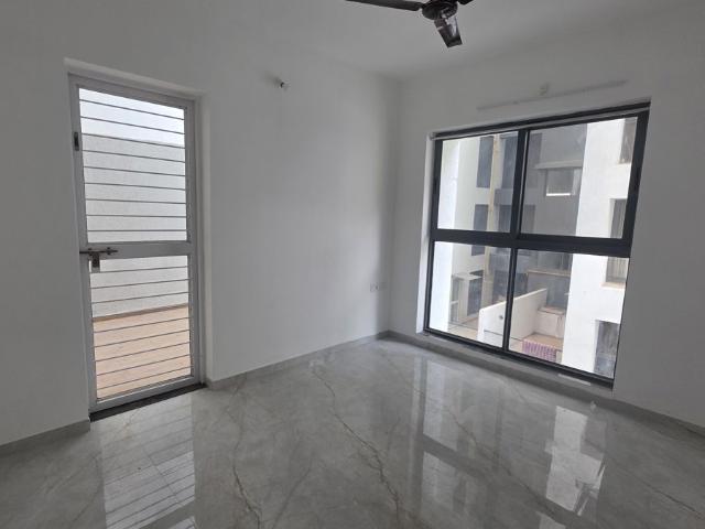 Rental | 3 BHK 1365 Sq.Ft. Apartment in Majestique Signature Towers