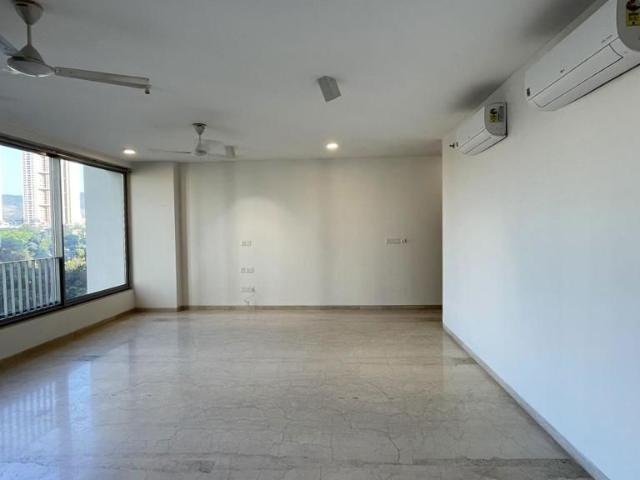 Rental | 3 BHK + 1366 Sq.Ft. Apartment in Oberoi Realty Esquire