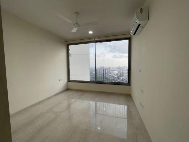 Rental | 3 BHK + 1366 Sq.Ft. Apartment in Oberoi Realty Esquire