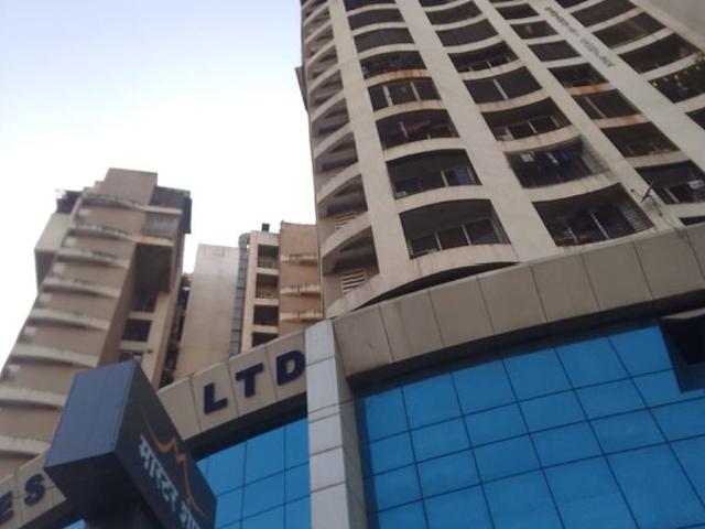 Rental | 3 BHK 1370 Sq.Ft. Apartment in Gagangiri Complex