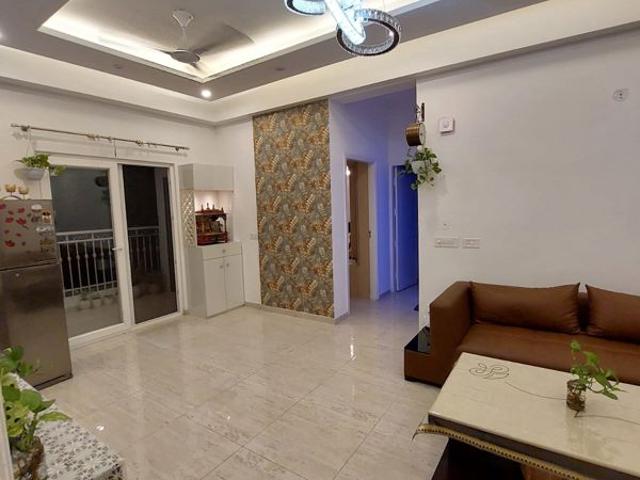 Rental | 3 BHK 1375 Sq.Ft. Apartment in Ajnara Grand Heritage
