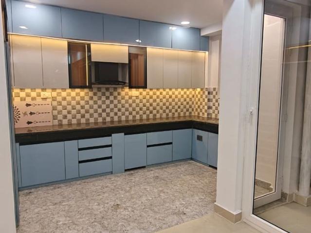 Rental | 3 BHK 1375 Sq.Ft. Apartment in Rishita Manhattan