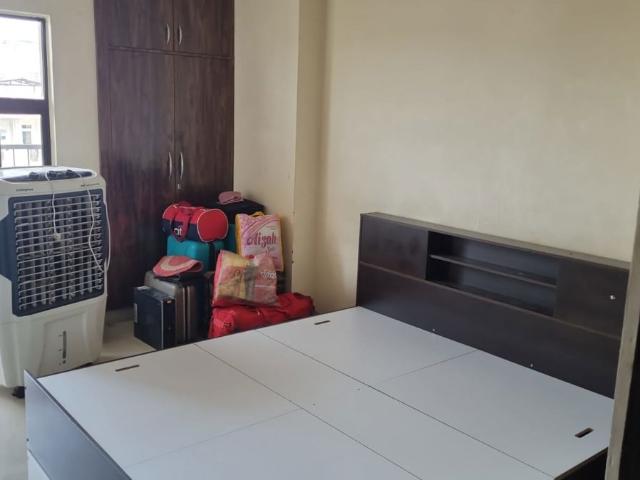 Rental | 3 BHK 1375 Sq.Ft. Apartment in Vasu Fortune Residency Phase II