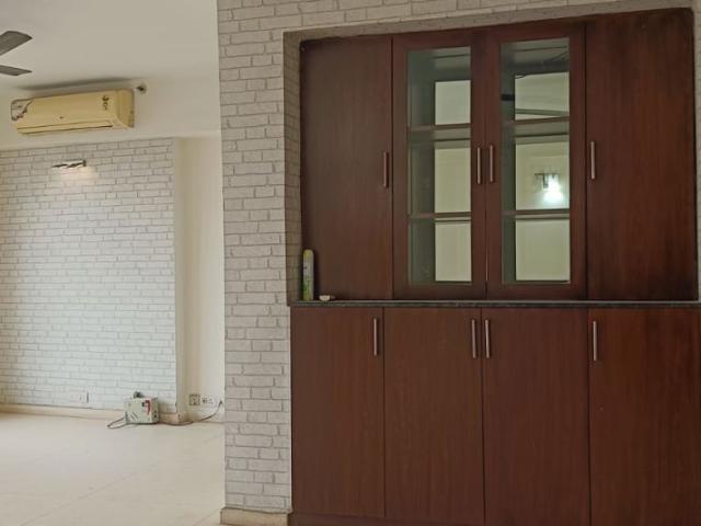 Rental | 3 BHK 1376 Sq.Ft. Apartment in Tulip White