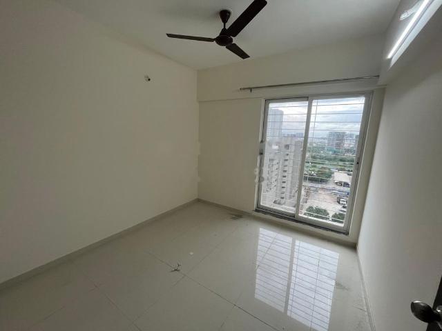 Rental | 3 BHK 1390 Sq.Ft. Apartment in Mantra Insignia