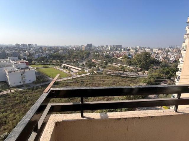 Rental | 3 BHK 1395 Sq.Ft. Apartment in Ansal Sushant Estate