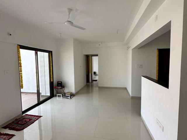 Rental | 3 BHK 1300 Sq.Ft. Apartment in Amits Bloomfield