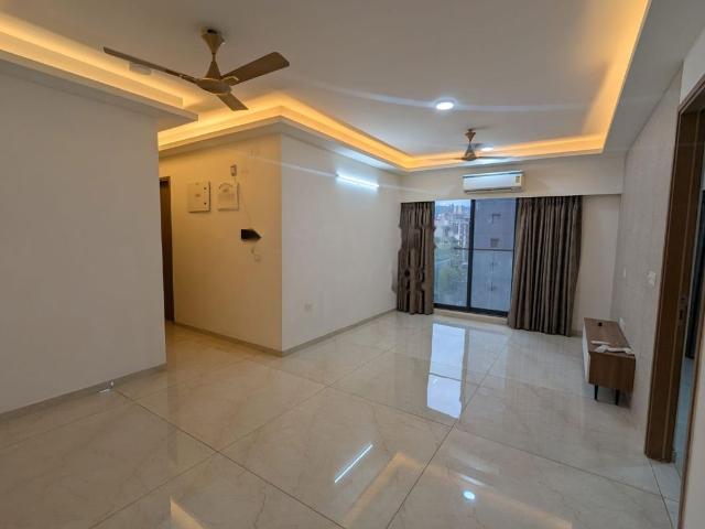 Rental | 3 BHK 1300 Sq.Ft. Apartment in Godrej Urban Park