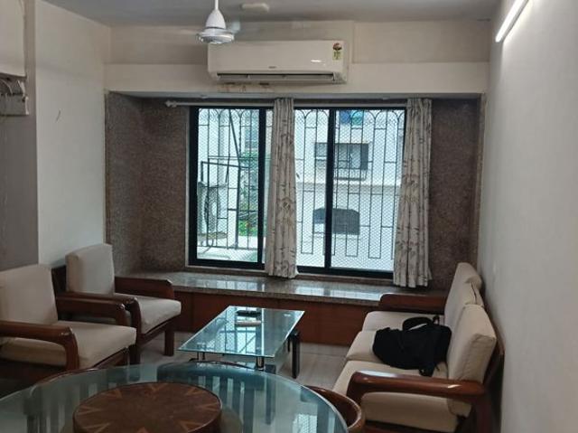 Rental | 3 BHK 1300 Sq.Ft. Apartment in Lokhandwala Complex