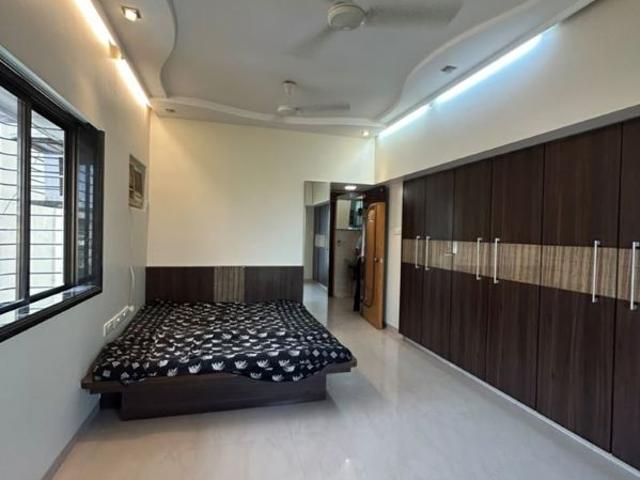 Rental | 3 BHK 1300 Sq.Ft. Apartment in Santacruz West