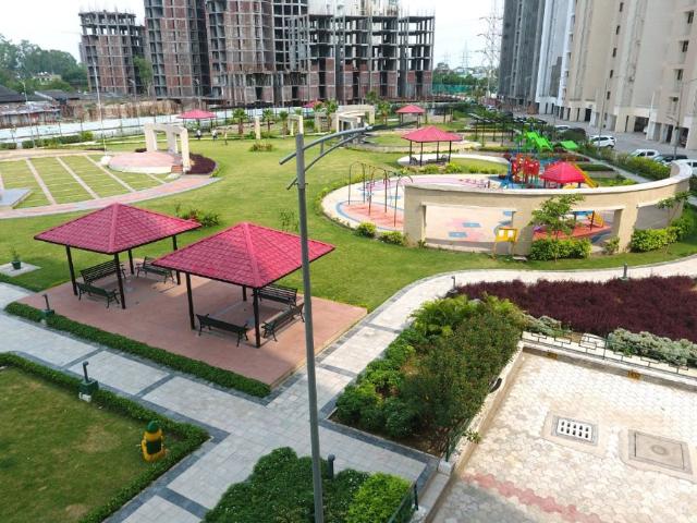 Rental | 3 BHK 1300 Sq.Ft. Apartment in SBP Housing Park