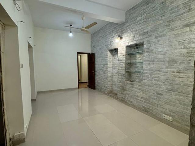 Rental | 3 BHK 1300 Sq.Ft. Apartment in Tardeo
