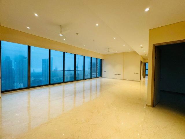 Rental | 3 BHK + 1306 Sq.Ft. Apartment in Rustomjee Crown