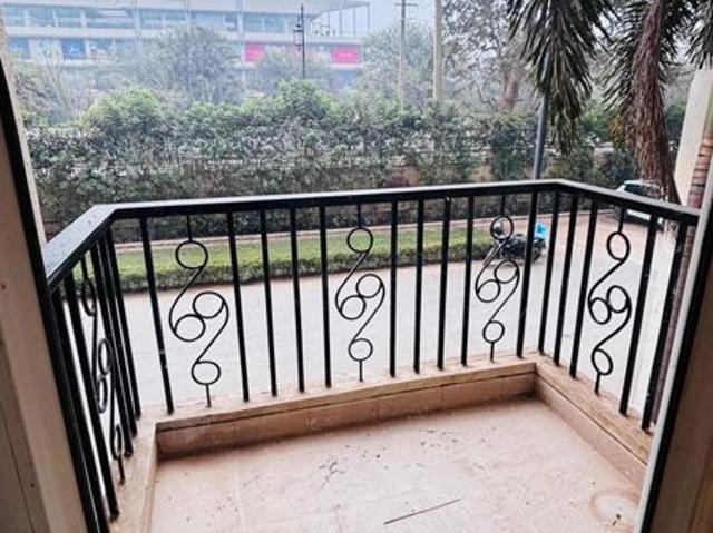 Rental | 3 BHK + 1310 Sq.Ft. Apartment in Emaar Emerald Estate