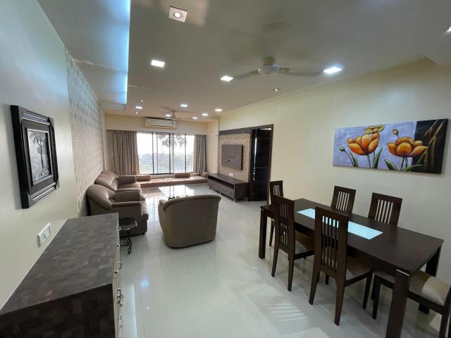 Rental | 3 BHK + 1320 Sq.Ft. Apartment in Versova