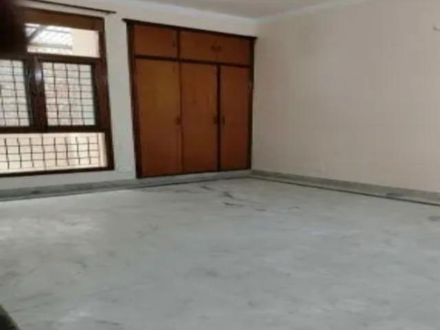 Rental | 3 BHK 13220 Sq.Ft. Apartment in Mangalam Apartment Noida