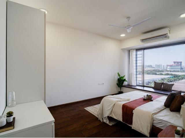 Rental | 3 BHK 1325 Sq.Ft. Apartment in Bhoomi Tower Santacruz East