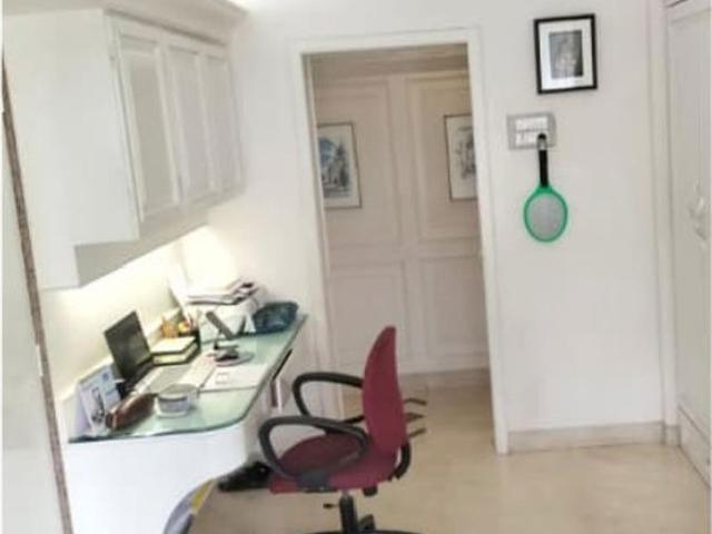 Rental | 3 BHK 1330 Sq.Ft. Apartment in Sanjeev Enclave