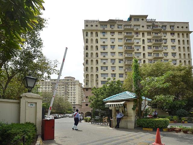 Rental | 3 BHK + 1443 Sq.Ft. Apartment in DLF Ridgewood Estate