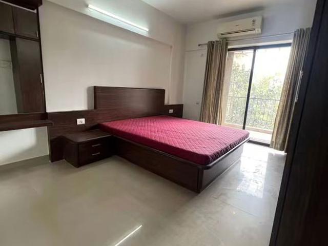 Rental | 3 BHK 1440 Sq.Ft. Apartment in Bramha Avenue