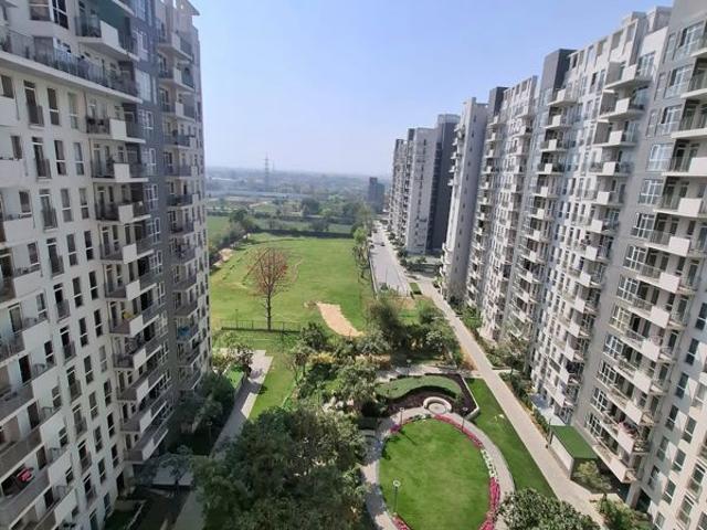 Rental | 3 BHK 1450 Sq.Ft. Apartment in Ireo The Corridors