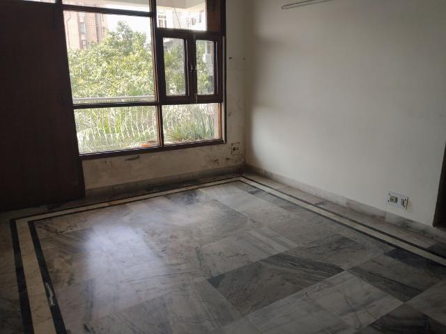 Rental | 3 BHK 1450 Sq.Ft. Apartment in Sector 21C