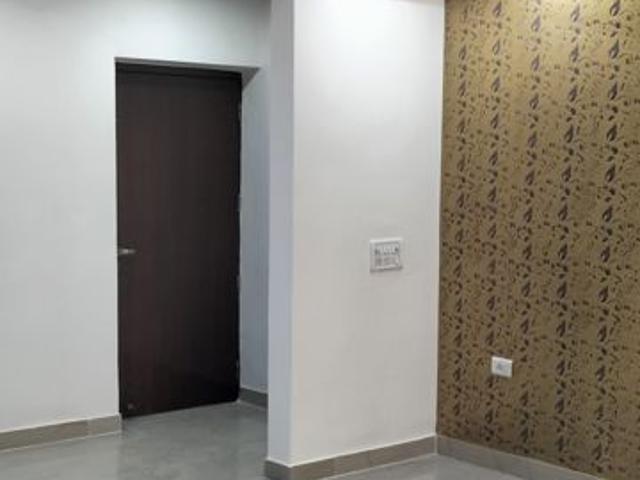 Rental | 3 BHK 1450 Sq.Ft. Apartment in SRS Royal Hills