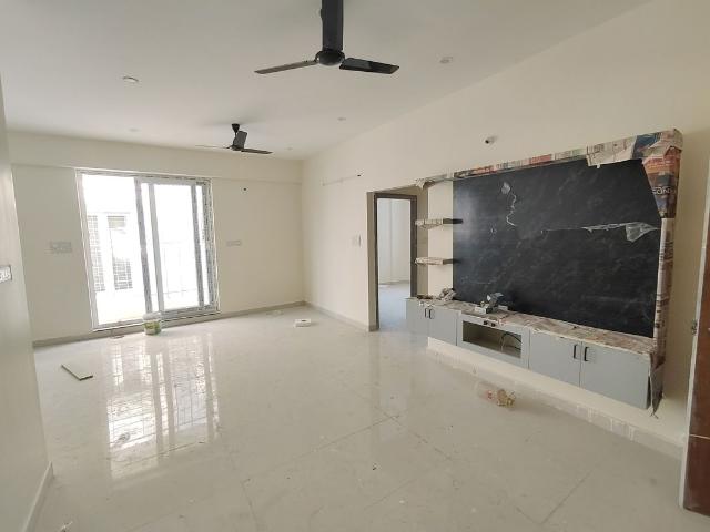 Rental | 3 BHK + 1450 Sq.Ft. Apartment in Reliable Lake Dew Residency