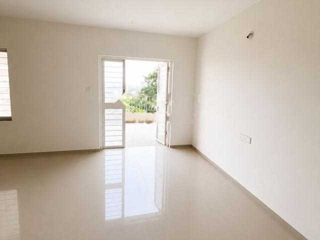 Rental | 3 BHK 1495 Sq.Ft. Apartment in Kunal Iconia