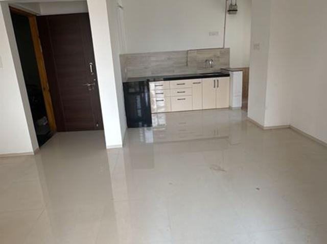 Rental | 3 BHK 1400 Sq.Ft. Apartment in Kunal Iconia
