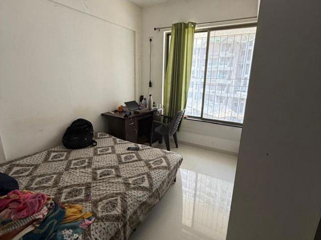 Rental | 3 BHK 1400 Sq.Ft. Apartment in Icon Riviera Phase III