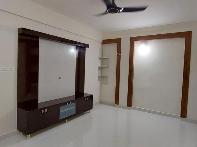 Rental | 3 BHK 1400 Sq.Ft. Apartment in Jayani Paradise