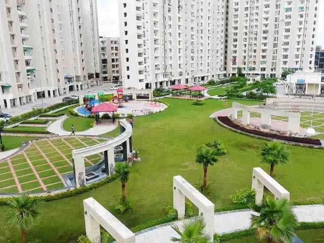 Rental | 3 BHK 1400 Sq.Ft. Apartment in SBP Housing Park
