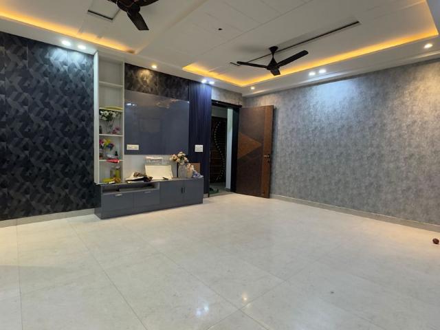 Rental | 3 BHK + 1400 Sq.Ft. Apartment in Palm Residency Chhatarpur