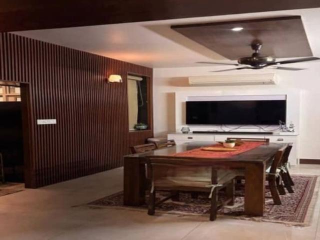 Rental | 3 BHK + 1400 Sq.Ft. Apartment in Parsvnath Planet Plaza