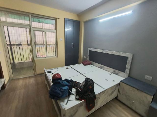 Rental | 3 BHK + 1400 Sq.Ft. Apartment in Vasu Fortune Residency