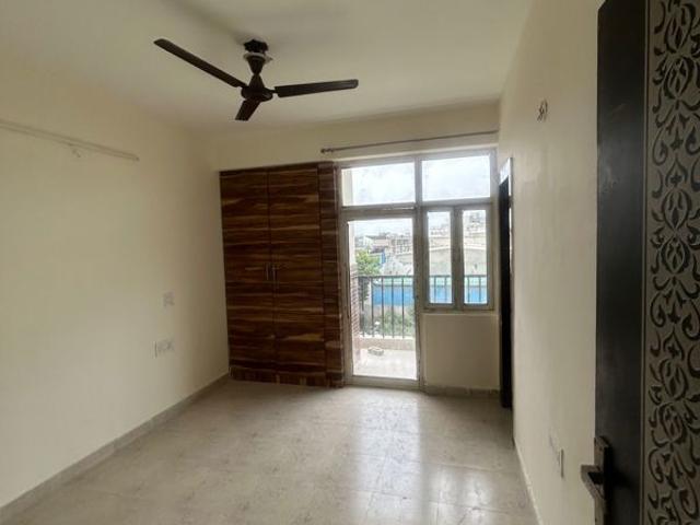 Rental | 3 BHK + 1400 Sq.Ft. Apartment in VVIP Addresses
