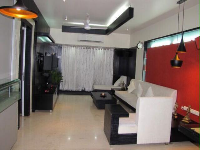 Rental | 3 BHK 1430 Sq.Ft. Apartment in Emerald Building