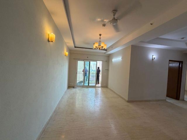 Rental | 3 BHK 1430 Sq.Ft. Apartment in Mahagun Moderne