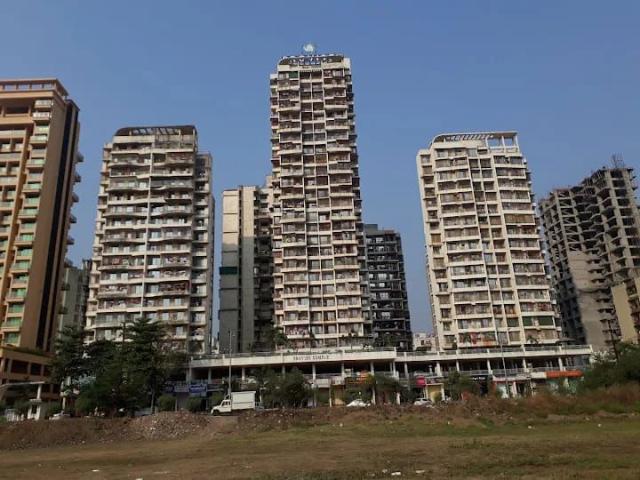 Rental | 3 BHK + 1430 Sq.Ft. Apartment in Proviso Complex