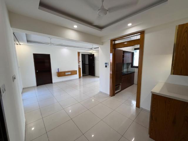 Rental | 3 BHK 1541 Sq.Ft. Apartment in Poorvi Champions Height