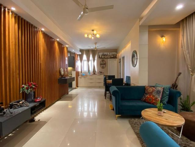 Rental | 3 BHK 1550 Sq.Ft. Apartment in Omaxe Heights