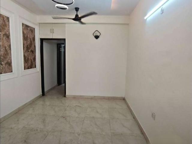 Rental | 3 BHK + 1550 Sq.Ft. Apartment in Omaxe The Palace