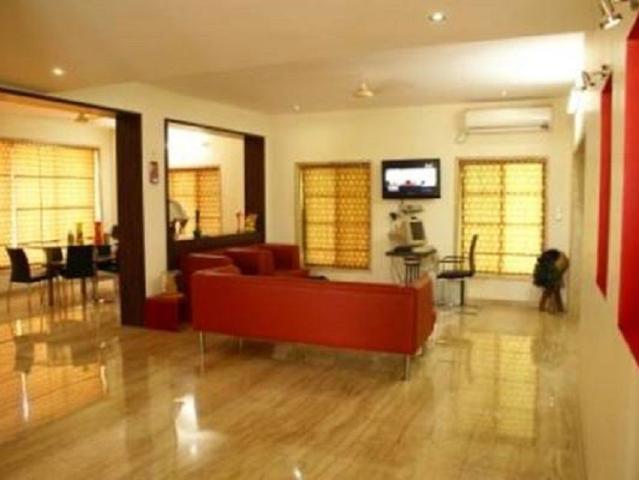 Rental | 3 BHK 1550 Sq.Ft. Apartment in Oxford Village Condominium