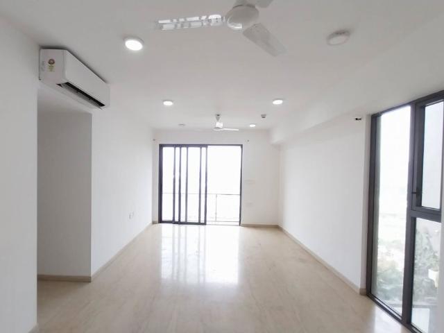 Rental | 3 BHK + 1550 Sq.Ft. Apartment in Lodha New Cuffe Parade