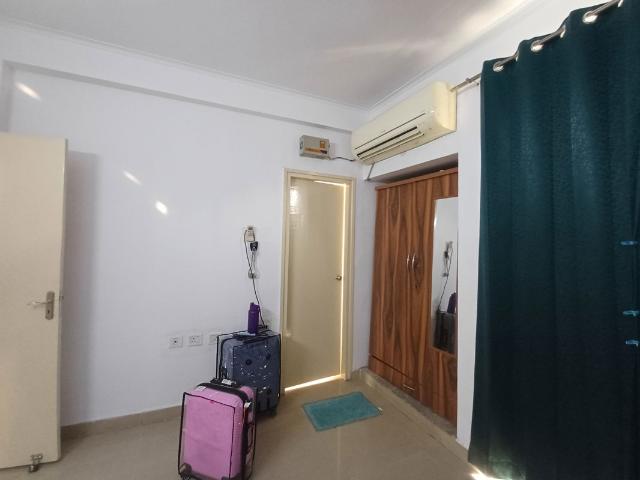Rental | 3 BHK 1550 Sq.Ft. Apartment in Maple Crescent